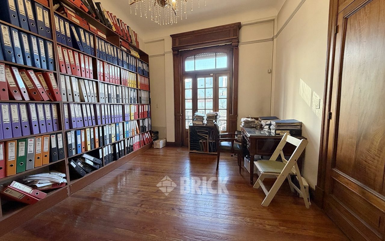 PUEYRREDON, AV. al 600 Piso 1 35