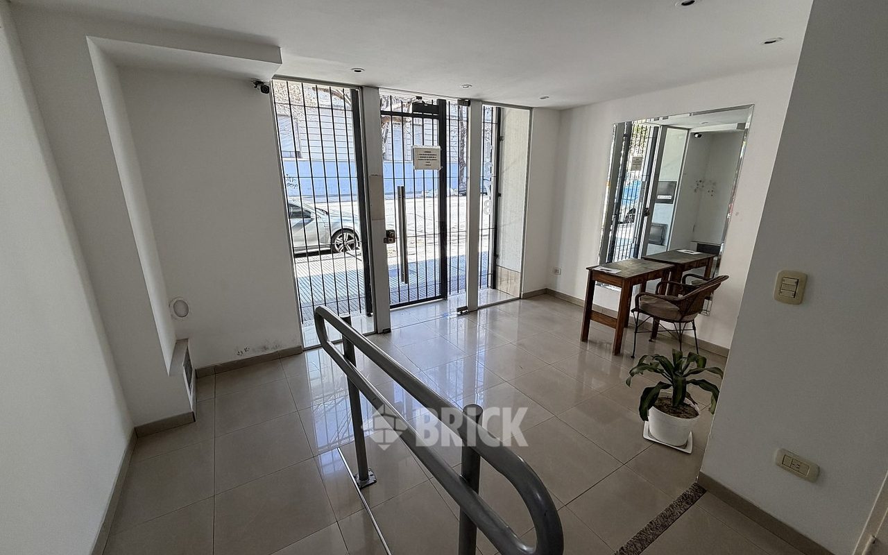 ENTRE RIOS, AV. al 1300 Piso 6 17