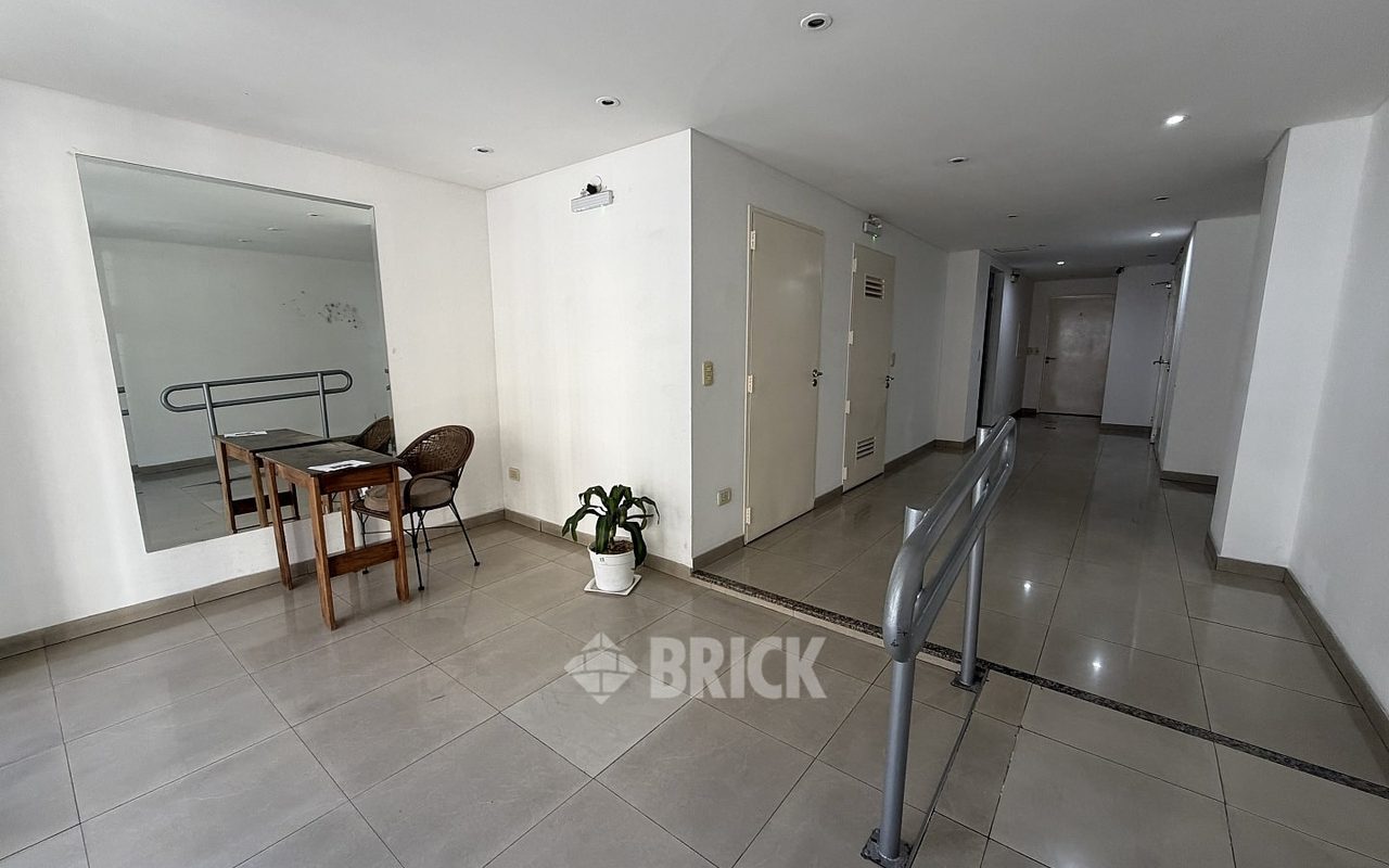 ENTRE RIOS, AV. al 1300 Piso 6 18