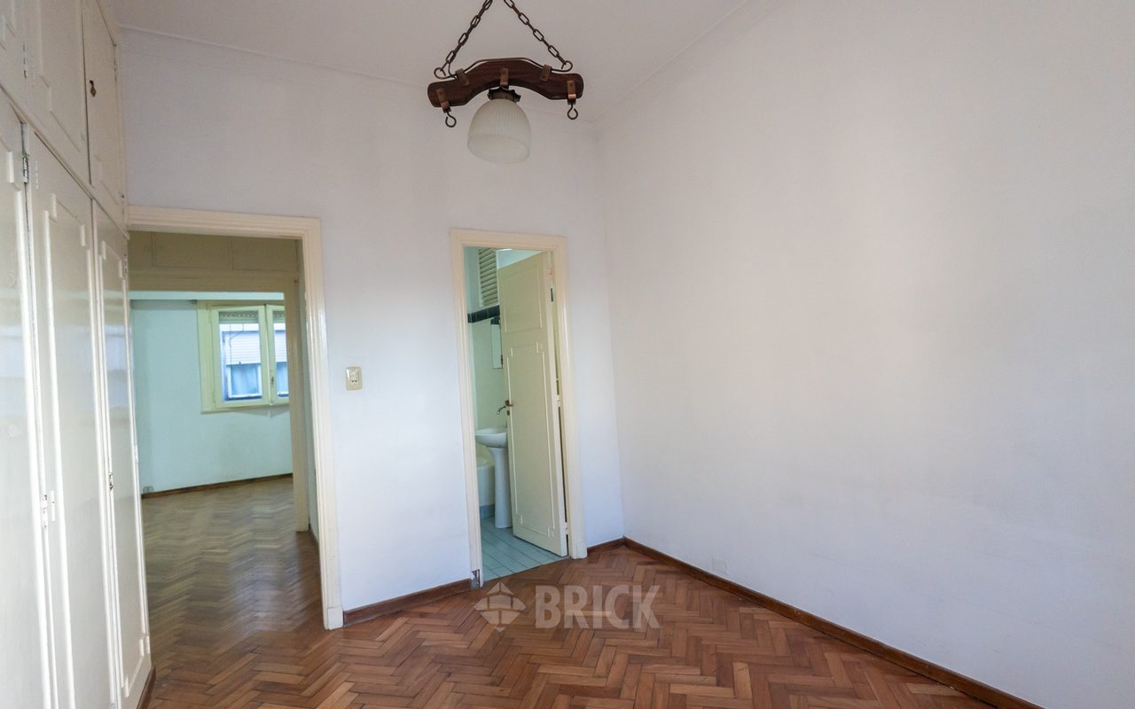 RIVADAVIA, AV. al 2500 Piso 8 9