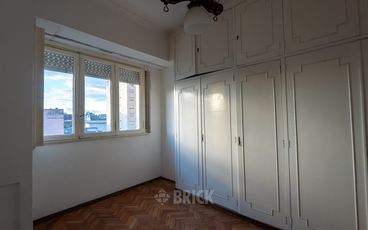 RIVADAVIA, AV. al 2500 Piso 8 7