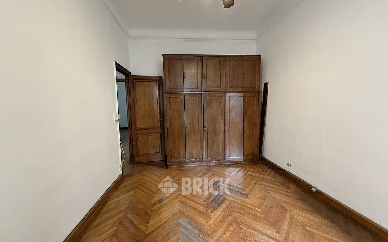 RODRIGUEZ PEÑA al 1300 Piso 1 12