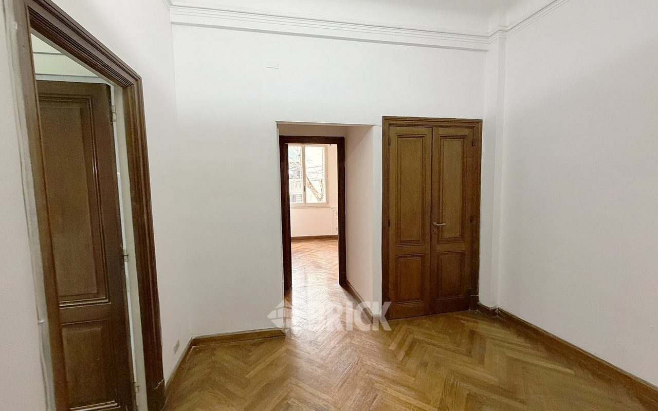 RODRIGUEZ PEÑA al 1300 Piso 1 6