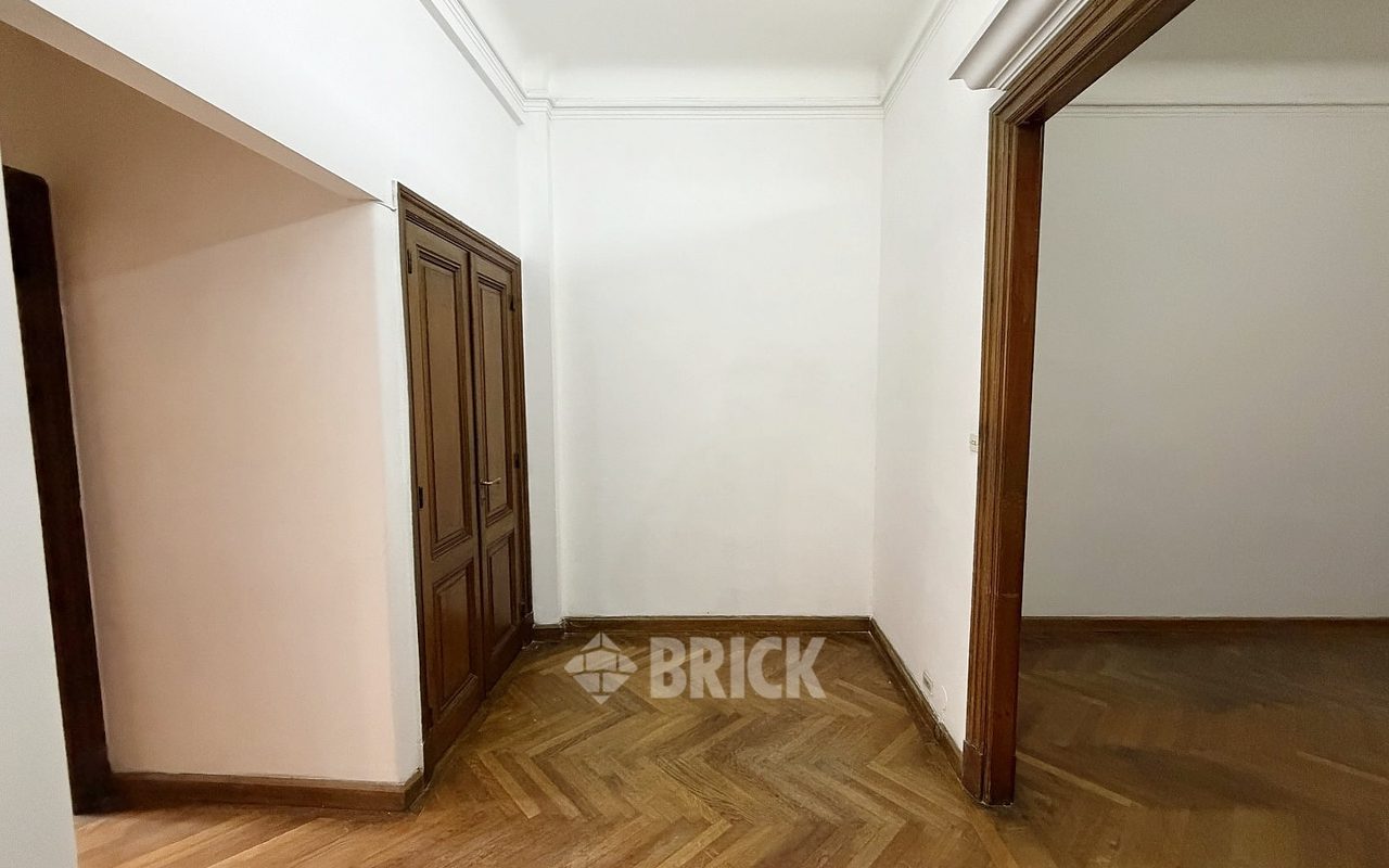 RODRIGUEZ PEÑA al 1300 Piso 1 8