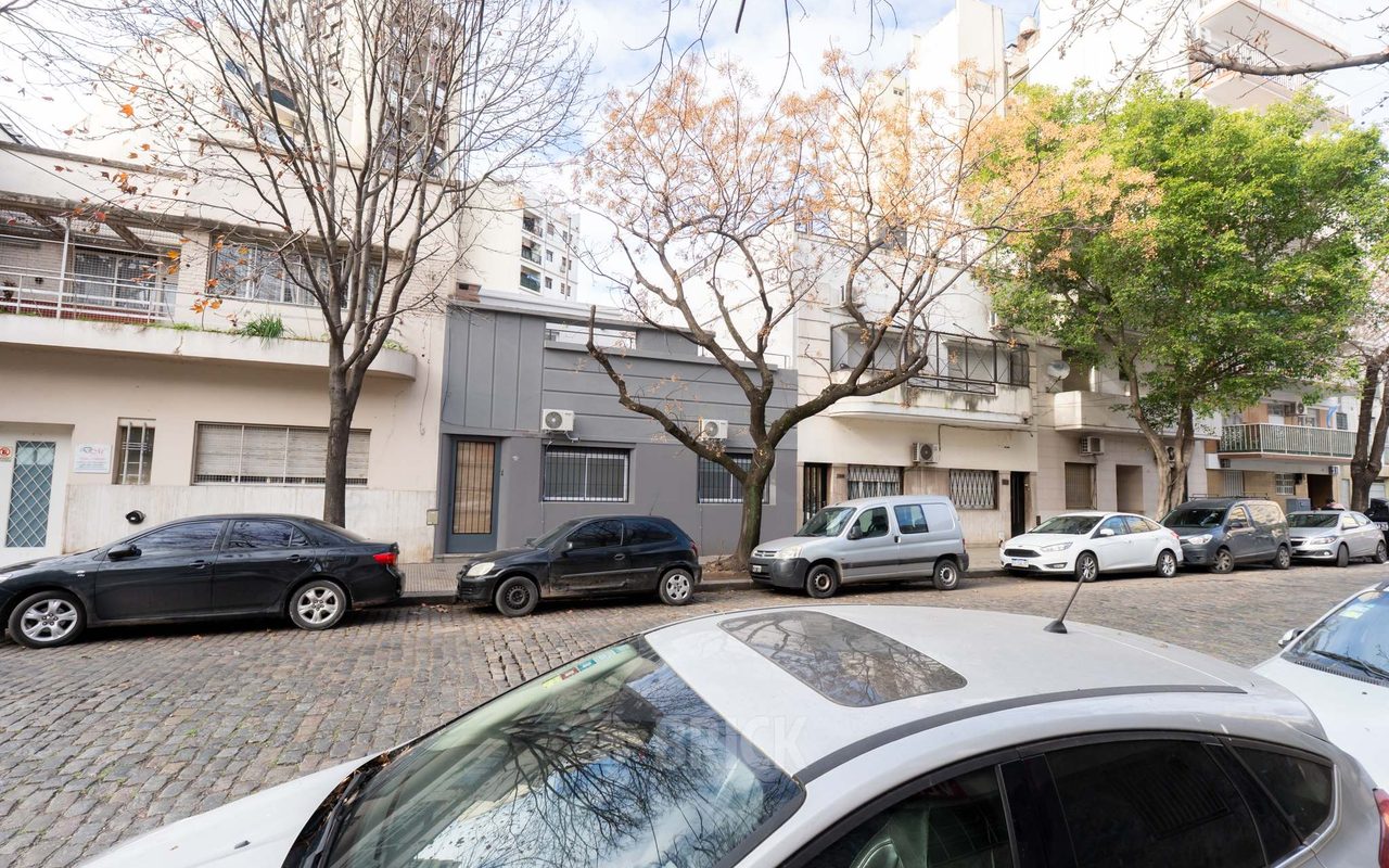 ESPINOSA al 1500 Piso PB 19