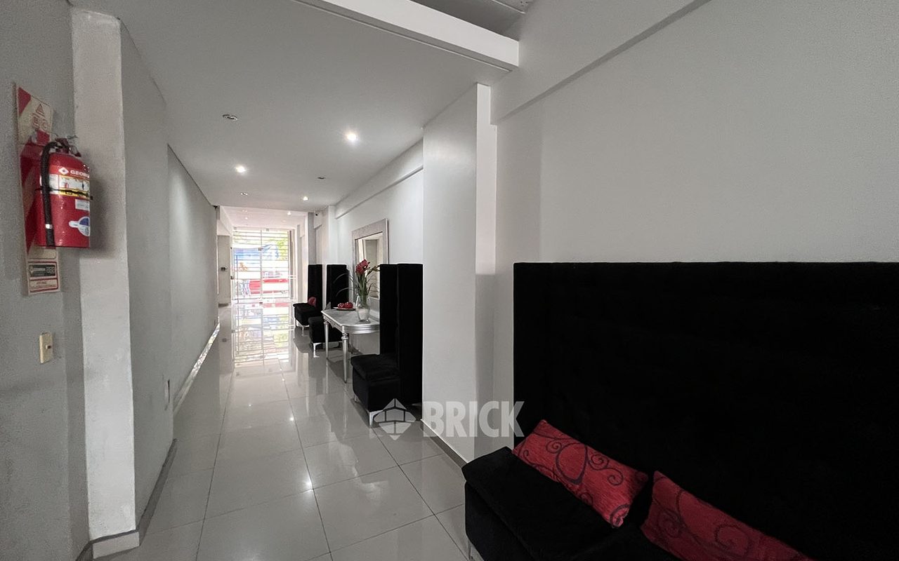 CARACAS al 1200 Piso 8 13