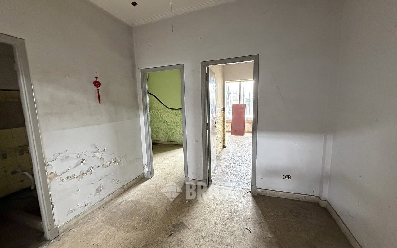 YRIGOYEN, HIPOLITO, AV. al 8200 71