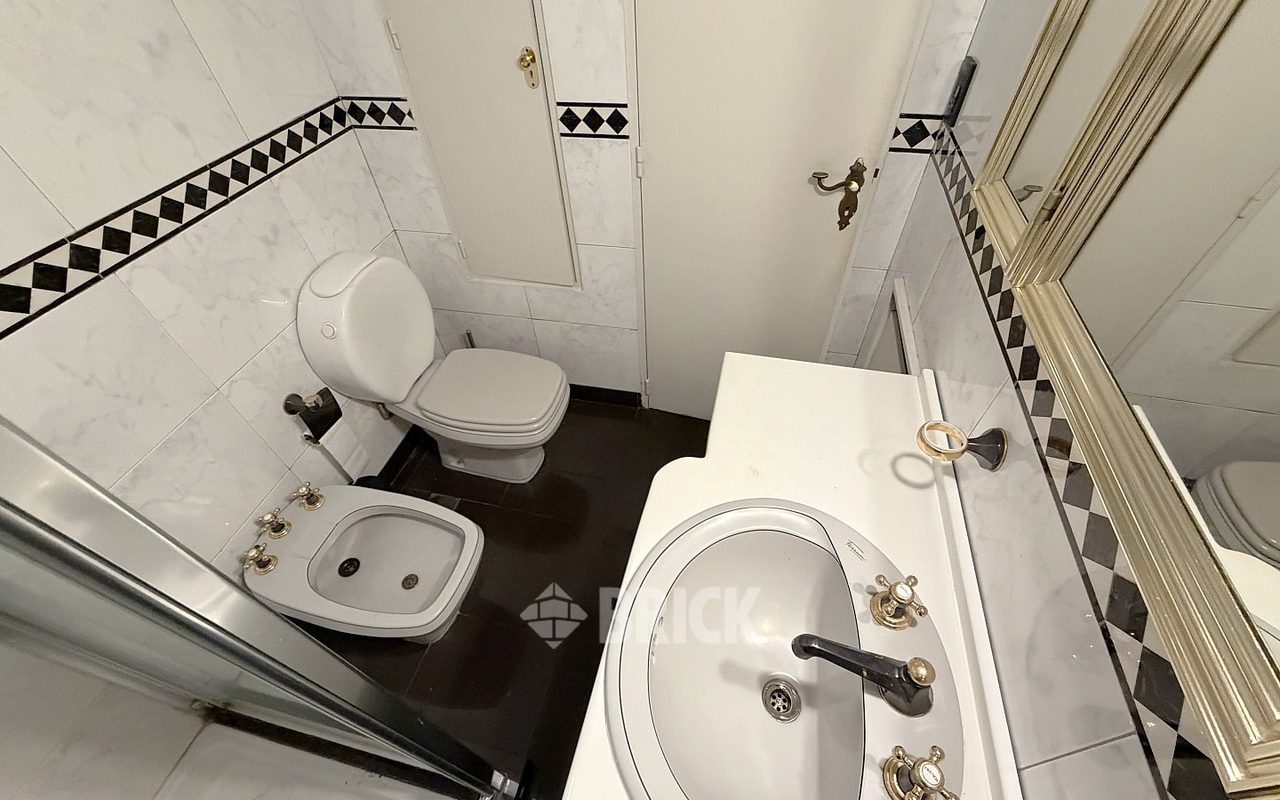 MONTES DE OCA, AV. al 400 Piso 2 17