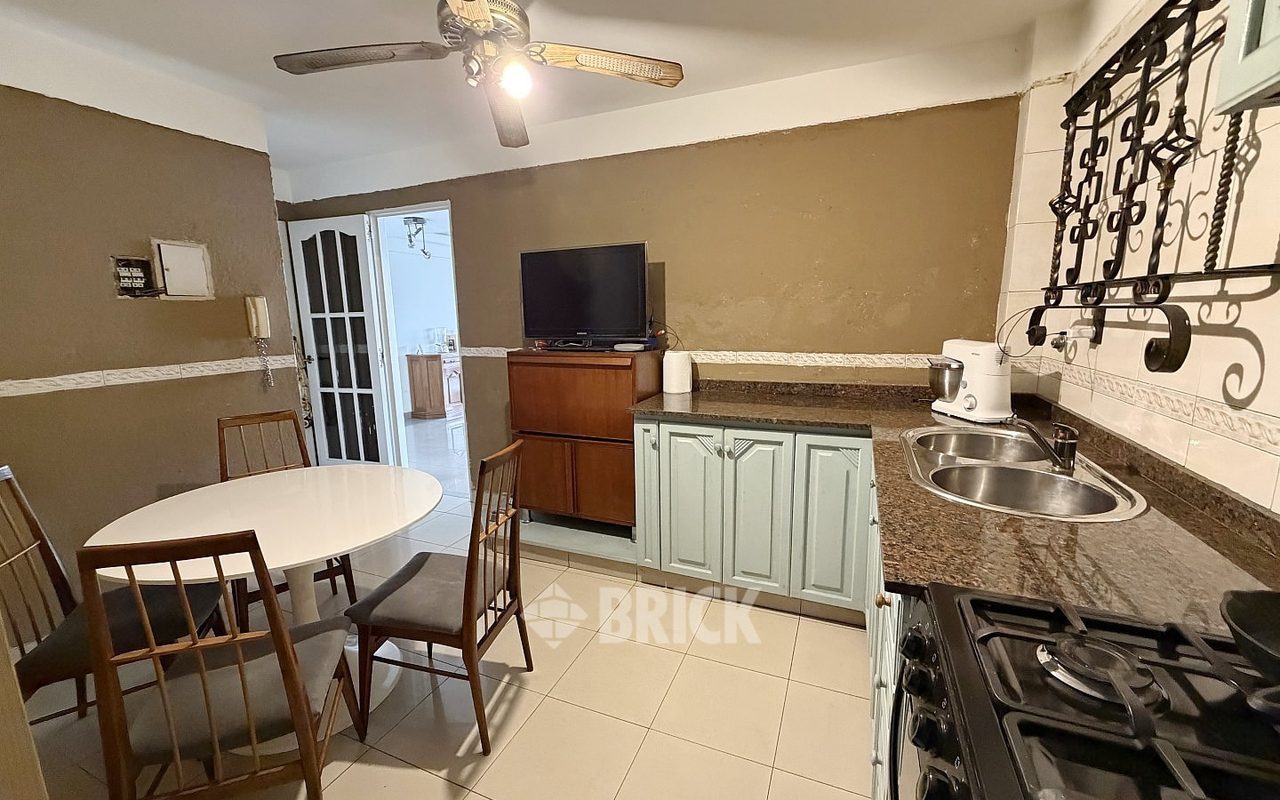 MONTES DE OCA, AV. al 400 Piso 2 24