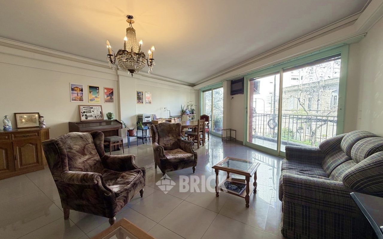 MONTES DE OCA, AV. al 400 Piso 2 3
