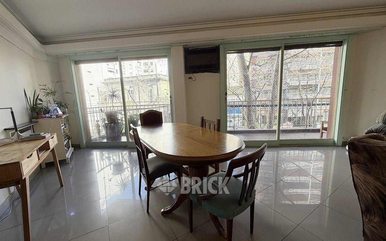 MONTES DE OCA, AV. al 400 Piso 2 5
