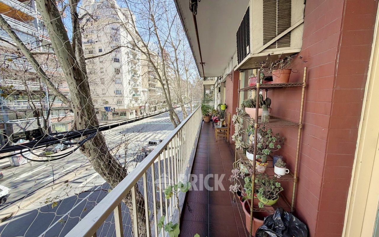 MONTES DE OCA, AV. al 400 Piso 2 8