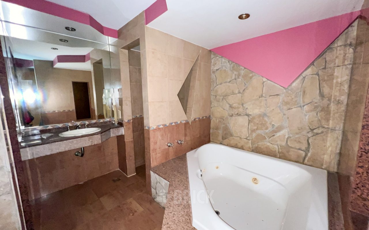 CASTRO BARROS, AV. al 0 15