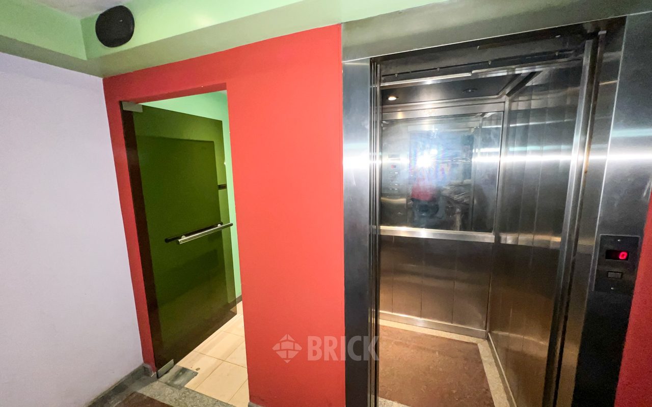 CASTRO BARROS, AV. al 0 4
