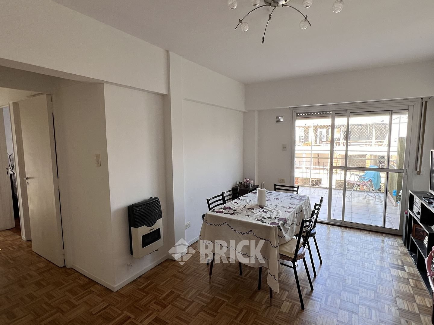 YRIGOYEN, HIPOLITO, AV. al 3600 Piso 9 1