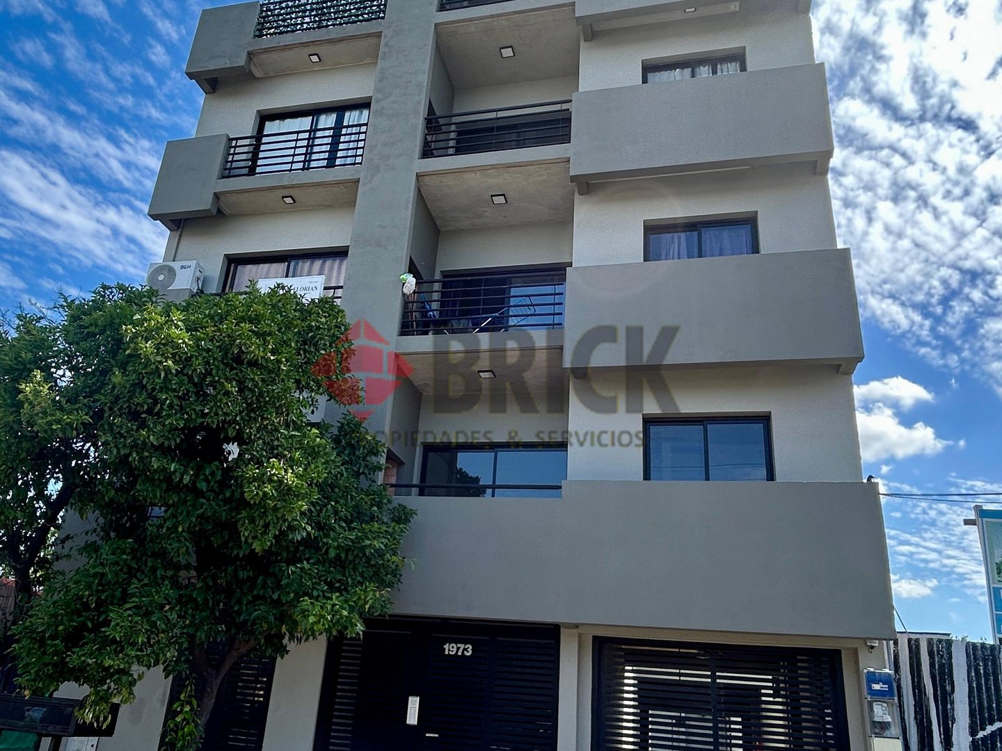 CESAR MALNATTI al 1900 Piso 1 1