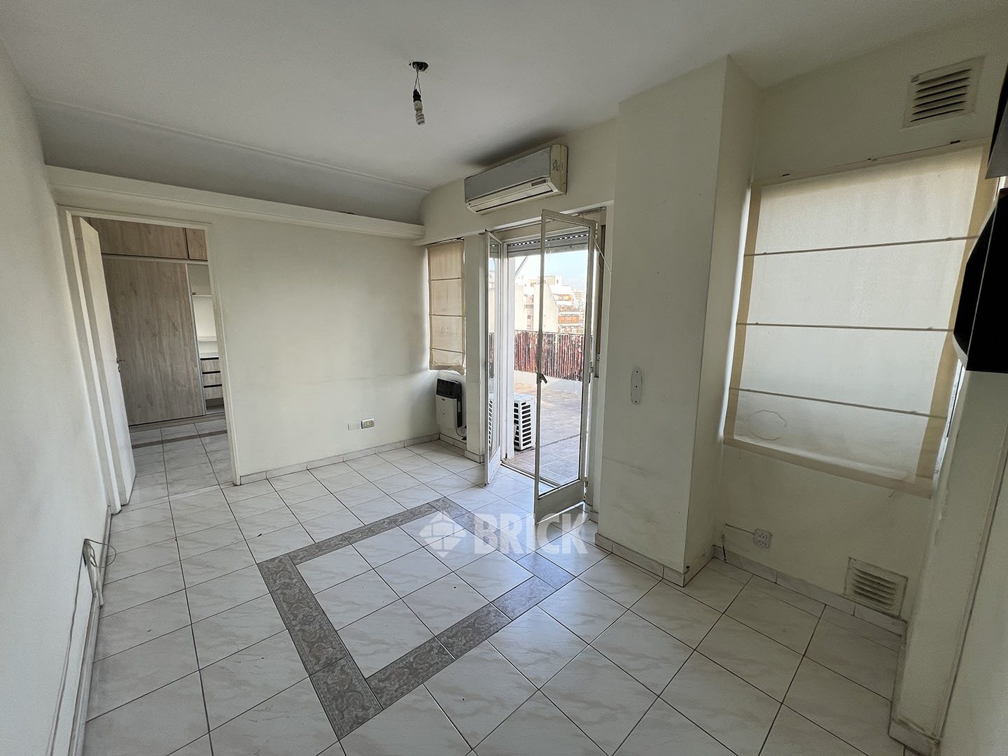 ACOYTE, AV. al 1500 Piso 7 1