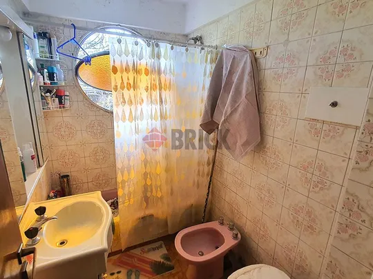 ARANGUREN, JUAN F., DR. al 1200 Piso 2