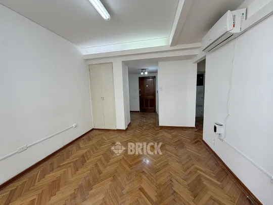 ALVEAR, MARCELO T. DE al 900 Piso 2