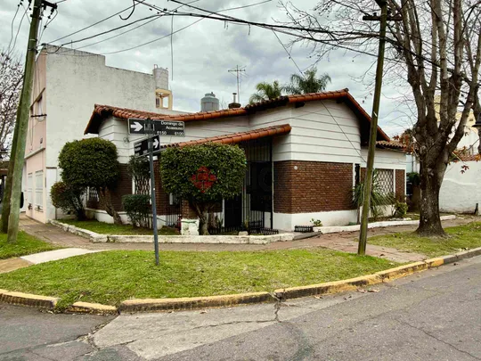 DOMINGO DE ACASSUSO al 6100