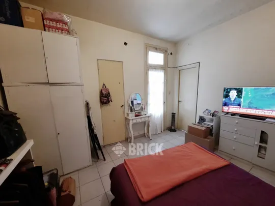 CASEROS, AV. al 2000 Piso 1