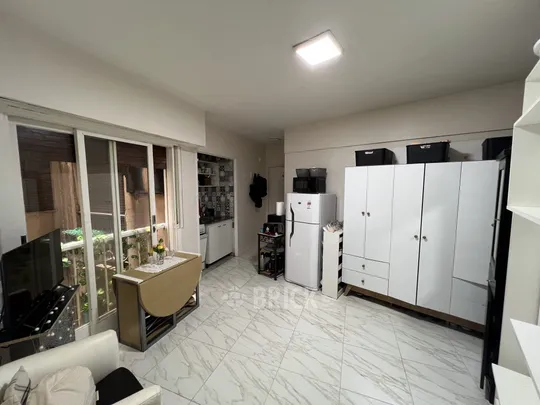 PERON, EVA, AV. al 1500 Piso 5