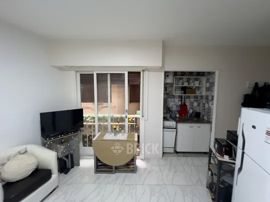 PERON, EVA, AV. al 1500 Piso 5