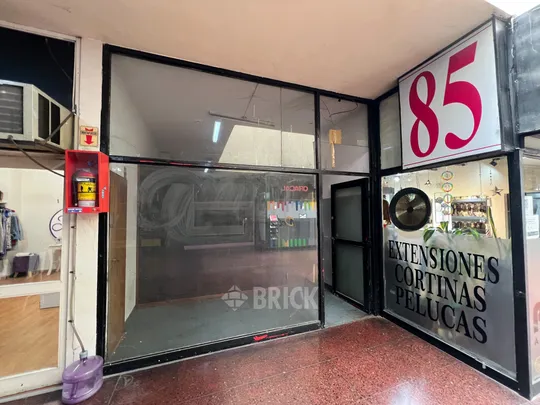 SANTA FE, AV. al 2400 Piso 1 Loc. 83