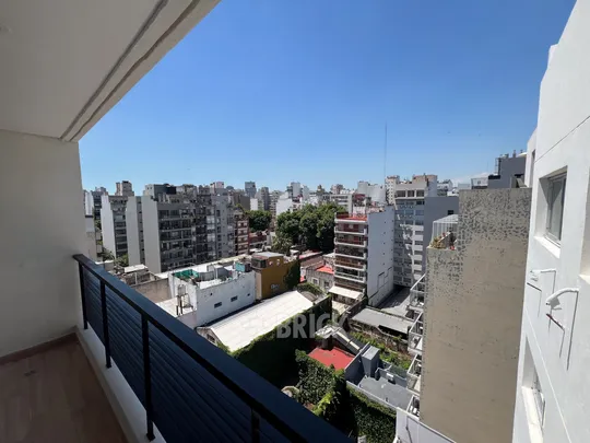 ALVAREZ, JULIAN al 700 Piso 9