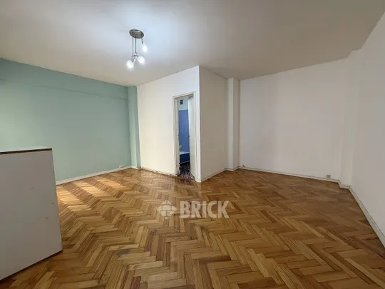SUIPACHA al 700 Piso 4