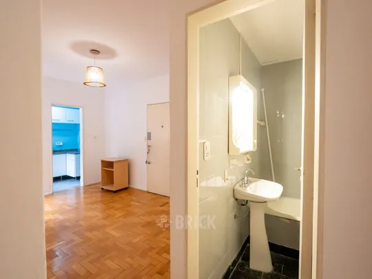RIVADAVIA, AV. al 6100 Piso 2