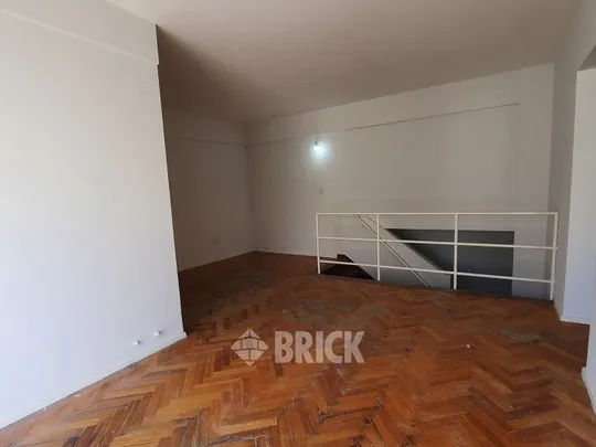 SUIPACHA al 700 Piso 14