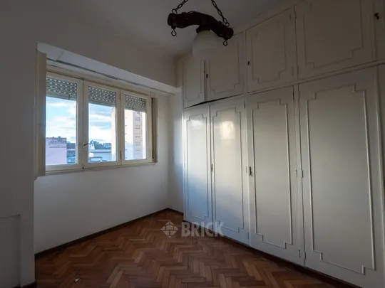 RIVADAVIA, AV. al 2500 Piso 8