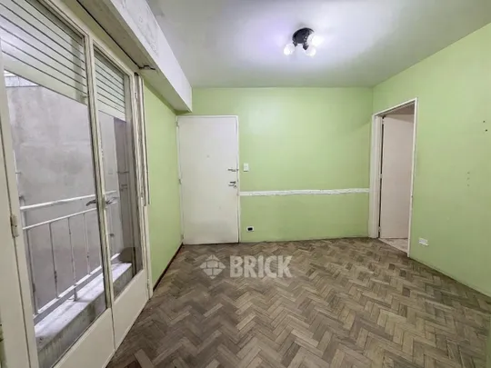 MENDOZA al 2600 Piso 1