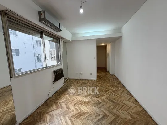CHARCAS al 3100 Piso 8