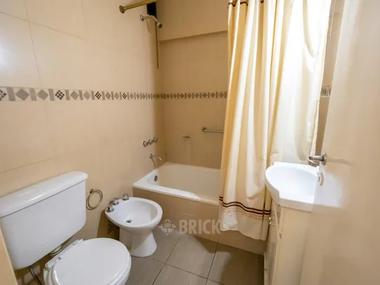 SAN IRENEO al 200 Piso PB