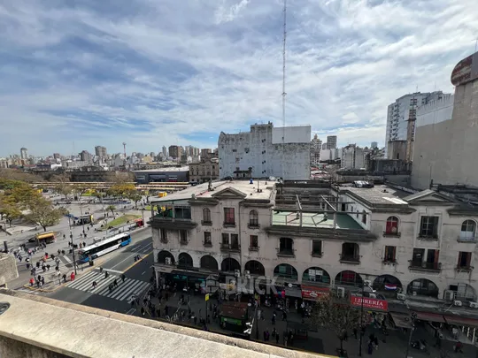 RIVADAVIA, AV. al 2700 Piso 6