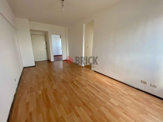 BRADLEY,EDUARDO al 300 Piso 12