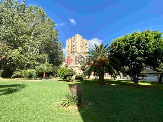 BRADLEY,EDUARDO al 300 Piso 12