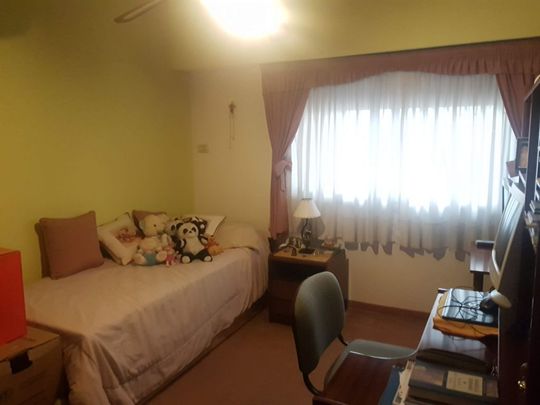 YRIGOYEN, HIPOLITO, AV. al 6600 Piso 1