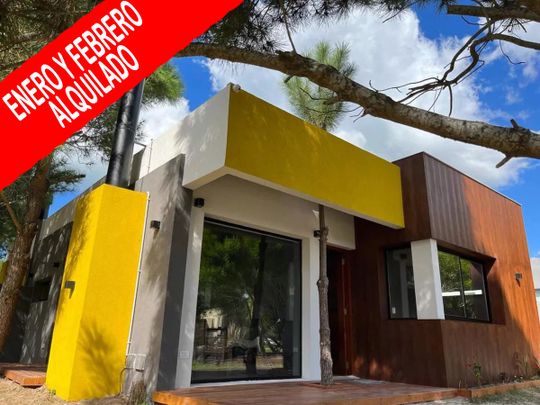 LAS GAVIOTAS (CALLE 30)