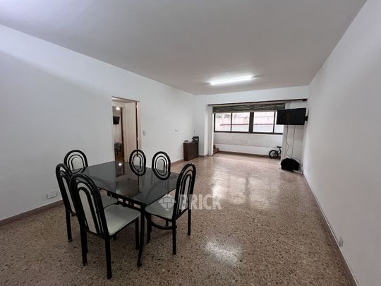 RIVADAVIA, AV. al 2200 Piso 1