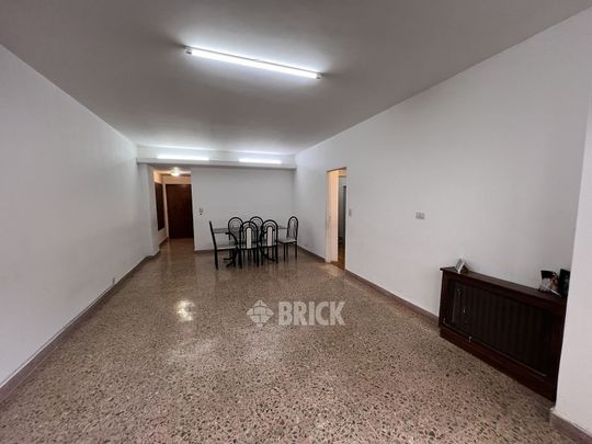 RIVADAVIA, AV. al 2200 Piso 1