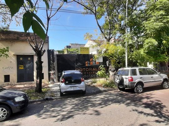 DEL VALLE IBERLUCEA al 4300