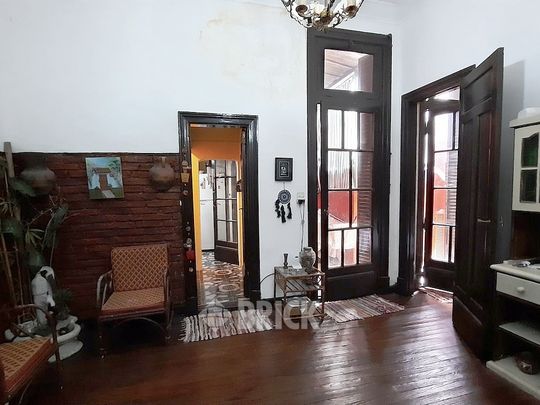 YRIGOYEN, HIPOLITO, AV. al 3500 Piso 1