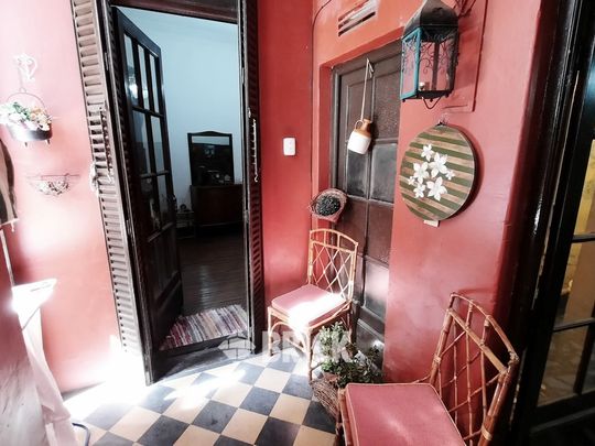 YRIGOYEN, HIPOLITO, AV. al 3500 Piso 1