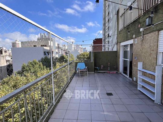 YRIGOYEN, HIPOLITO, AV. al 3600 Piso 9