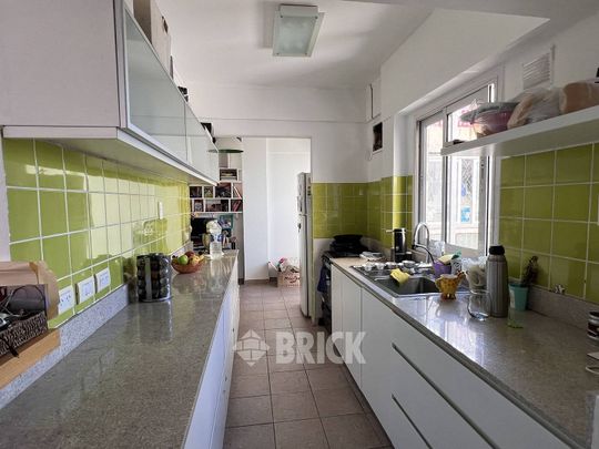 YRIGOYEN, HIPOLITO, AV. al 3600 Piso 9