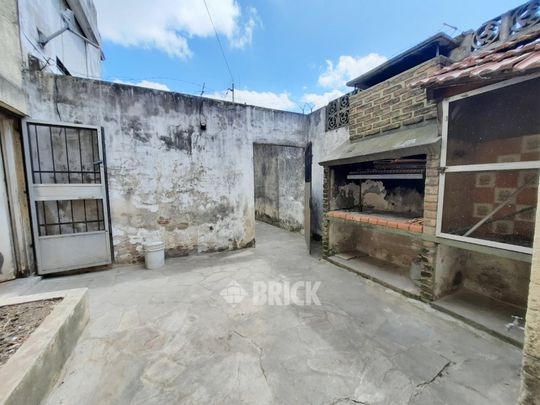 SANTA FE al 300 Piso PB