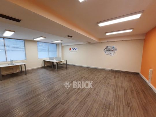 CORRIENTES, AV. al 1300 Piso 2